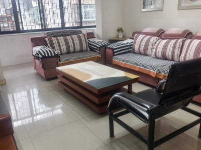 3室2廳2陽臺 萬裕花園