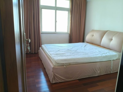 4室2廳2陽臺 萬源小區(qū)