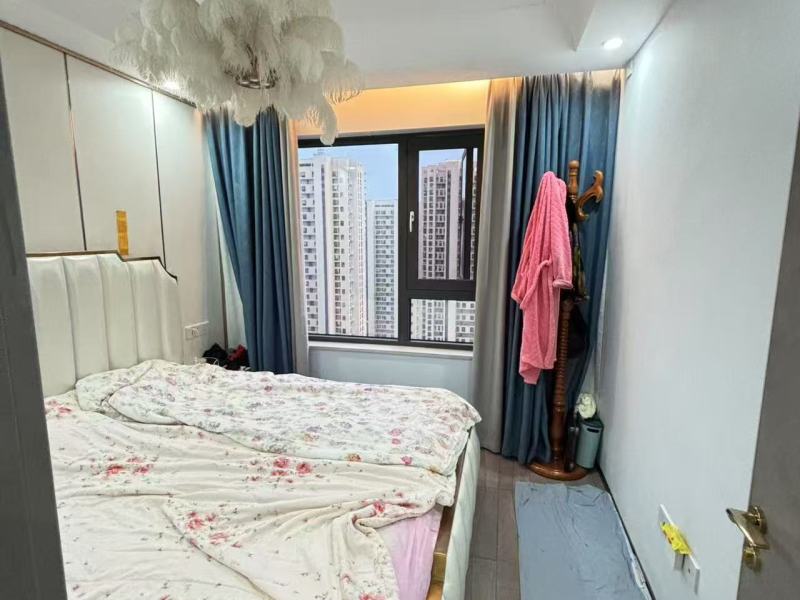 4室2廳3陽(yáng)臺(tái) 林肯公園三期臥室