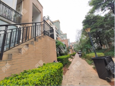 3室2廳2陽臺(tái) 十二棵橡樹莊園