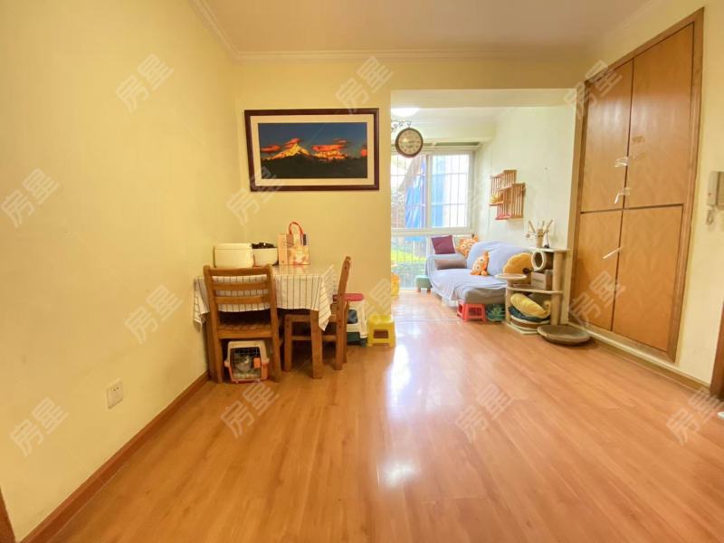 2室2廳2陽臺 西壩路283號客廳