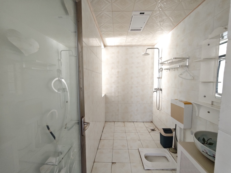 3室2廳2陽臺(tái) 鑫金花園衛(wèi)生間