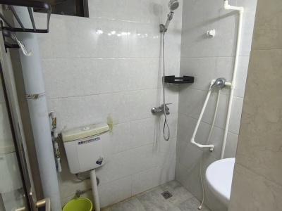 2室1廳2陽臺 春光小區(qū)衛(wèi)生間