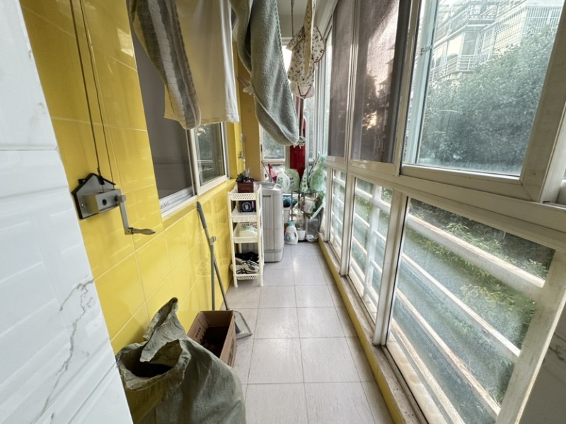 3室2廳2陽臺(tái) 盛世豪庭四期陽臺(tái)