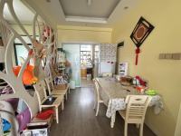 3室2廳2陽臺 城市山餐廳