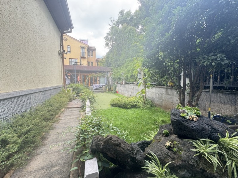 5室2廳3陽臺 滇池印象花園別墅自家花園