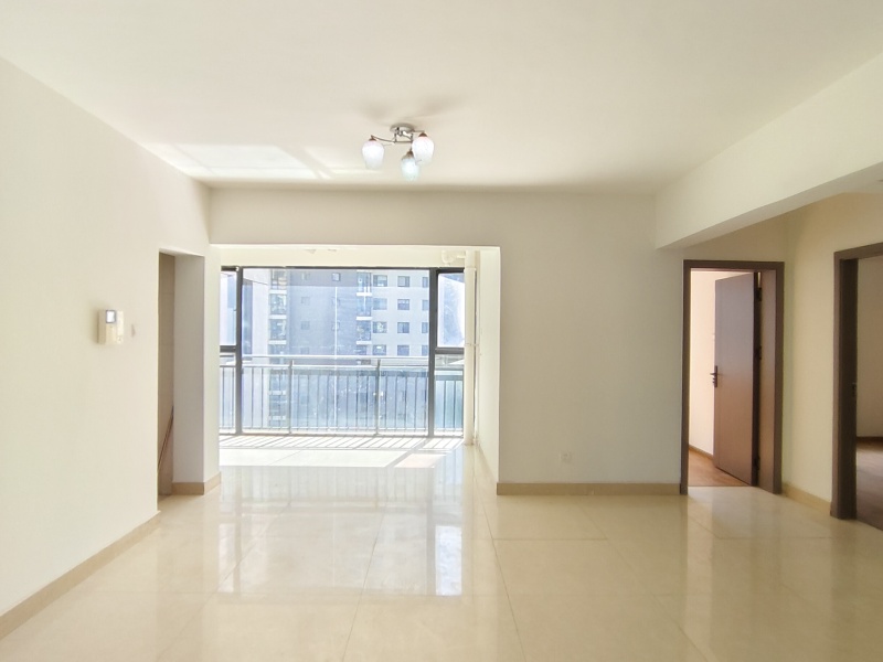 3室2廳2陽臺 假日城市餐廳