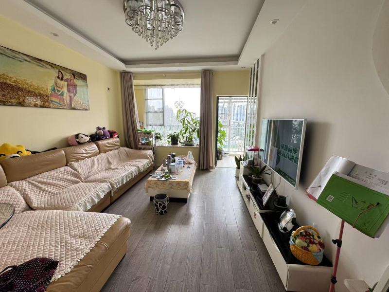 3室2廳2陽臺 城市山客廳