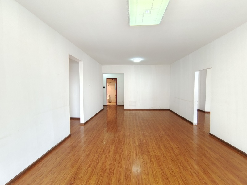 4室2廳2陽(yáng)臺(tái) 銀河北庭餐廳