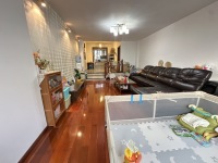 3室2廳2陽臺(tái) 盛世豪庭四期客廳