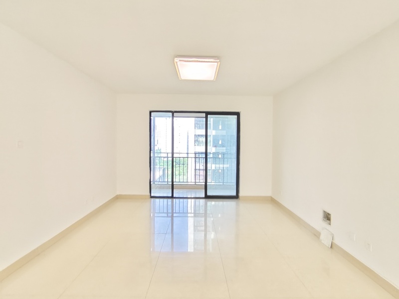 3室2廳2陽臺 假日城市客廳