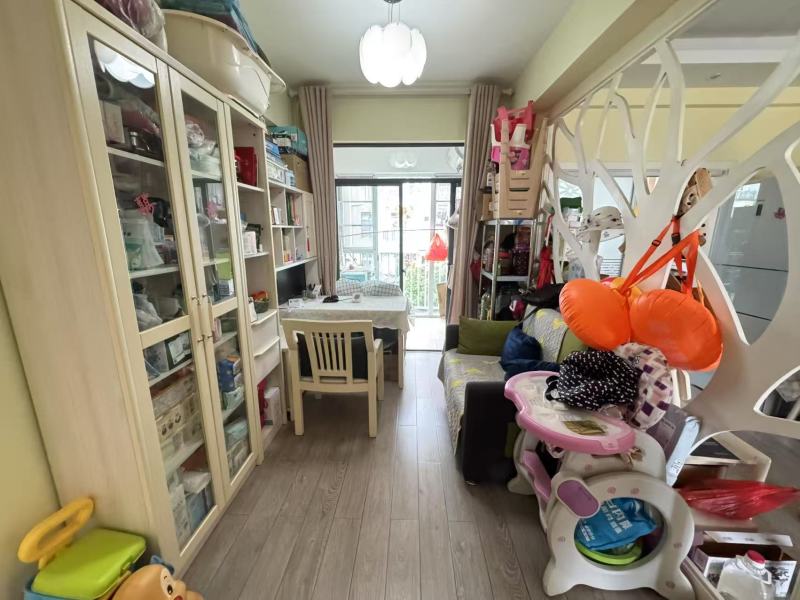 3室2廳2陽臺 城市山臥室