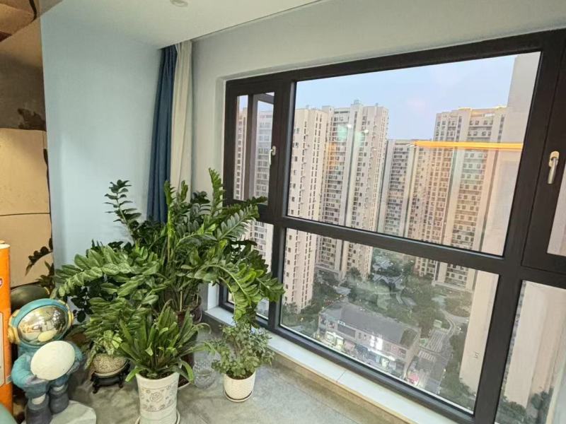 4室2廳3陽(yáng)臺(tái) 林肯公園三期陽(yáng)臺(tái)