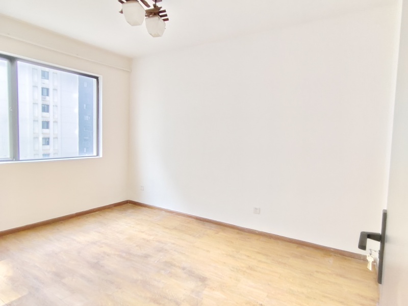 3室2廳2陽臺 假日城市臥室