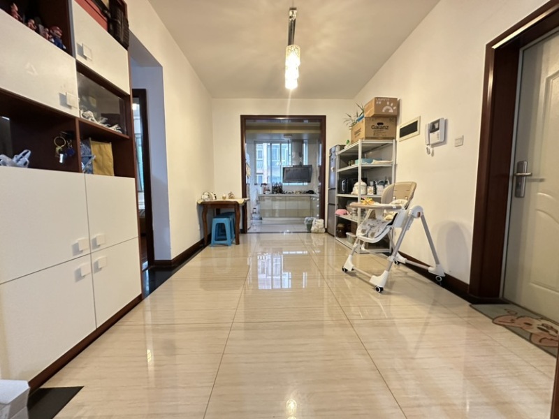 3室2廳2陽臺(tái) 盛世豪庭四期餐廳