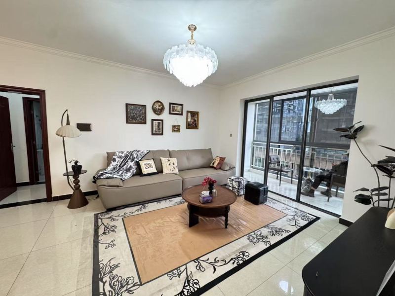 3室2廳2陽臺 融城優(yōu)郡客廳