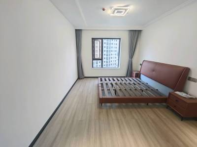 4室2廳2陽臺(tái) 碧桂園龍騰世家一期