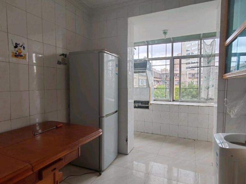 3室2廳1陽臺 西壩路283號餐廳