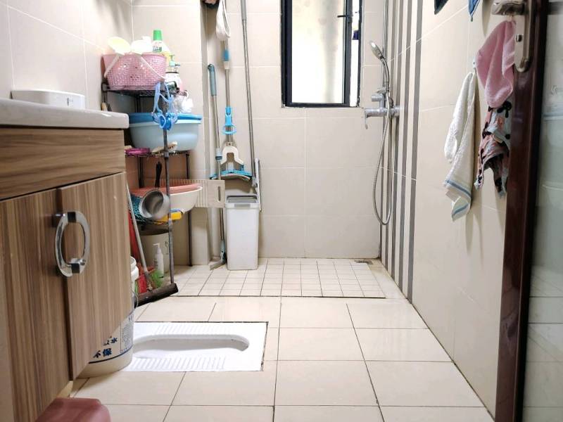 3室2廳1陽臺 龍湖水晶酈城衛(wèi)生間