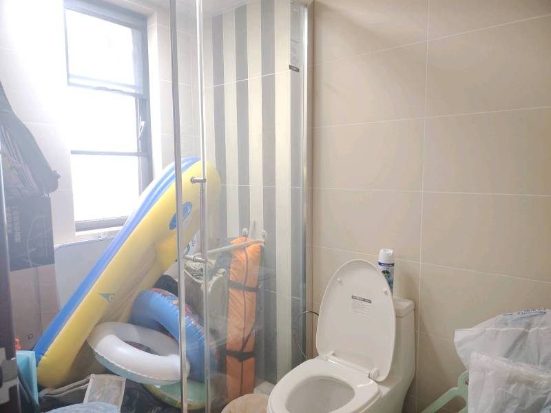 3室2廳1陽臺 龍湖水晶酈城衛(wèi)生間