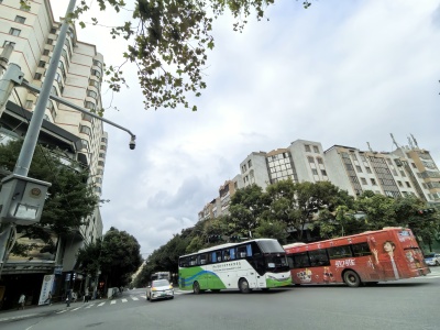 3室1廳 東風(fēng)西路305號(hào)