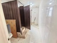 5室2廳2陽臺 世紀(jì)城華春苑衛(wèi)生間