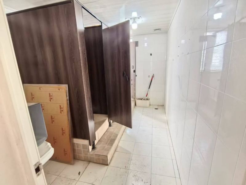 5室2廳2陽臺 世紀(jì)城華春苑衛(wèi)生間