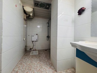 3室2廳2陽臺 溪畔麗景