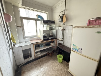 2室2廳1陽臺 船房小區(qū)