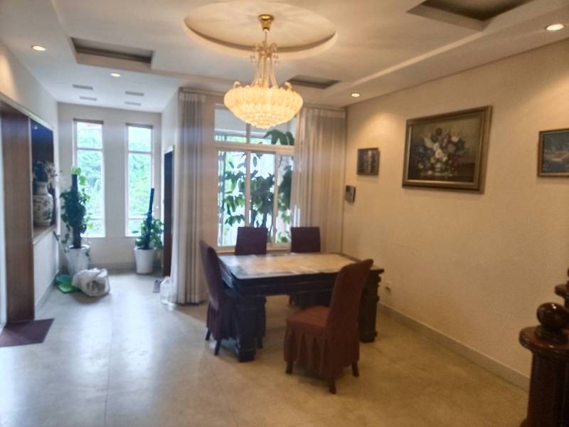 5室3廳4陽臺 湖畔之夢別墅餐廳