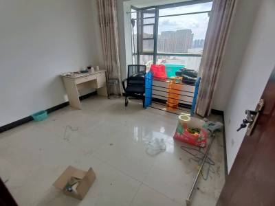 3室2廳2陽(yáng)臺(tái) 潤(rùn)城二區(qū)