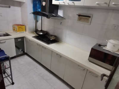 3室2廳1陽(yáng)臺(tái) 玫瑰灣小區(qū)