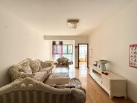 3室1廳1陽臺 西南海天璽苑客廳