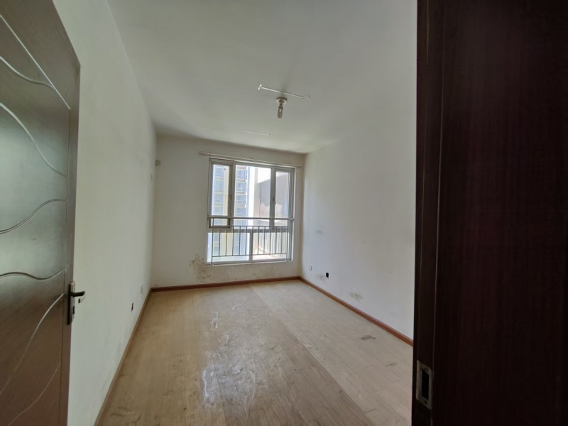 4室2廳2陽臺 世紀城華春苑臥室