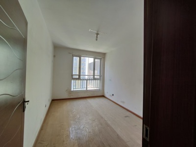 4室2廳2陽(yáng)臺(tái) 世紀(jì)城華春苑