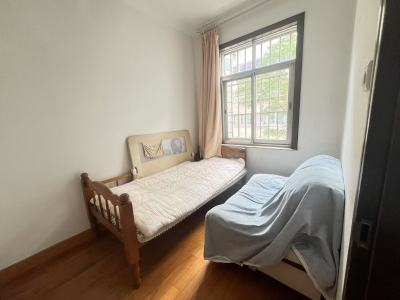 3室2廳2陽(yáng)臺(tái) 鳳翥街110號(hào)