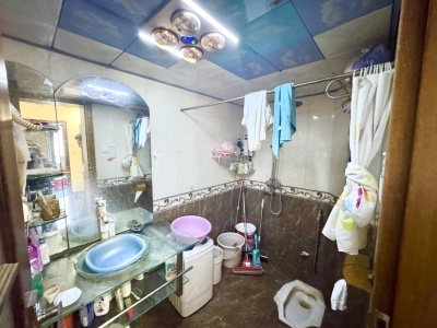 5室3廳1陽臺(tái) 金色家園