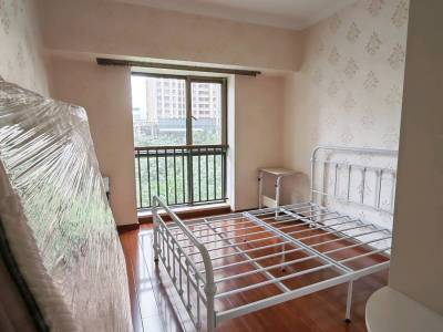 3室2廳1陽(yáng)臺(tái) 醫(yī)大廣場(chǎng)