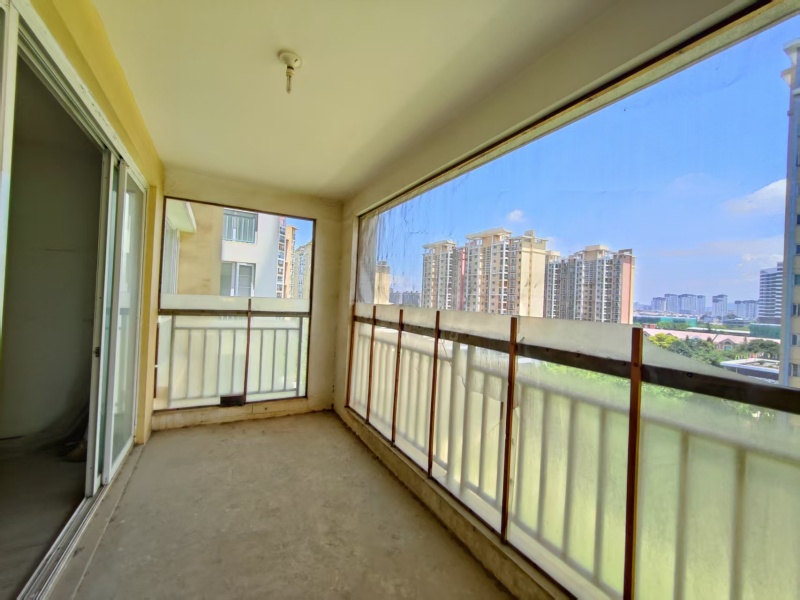 4室2廳2陽臺 世紀城華春苑陽臺