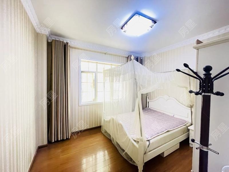 4室2廳2陽臺 ?？祷▓@臥室