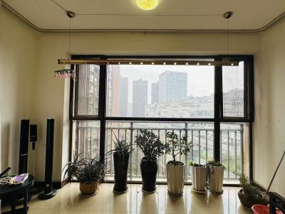 3室2廳2陽(yáng)臺(tái) 紅星國(guó)際紫郡