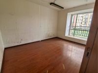 5室2廳2陽臺 世紀(jì)城華春苑臥室