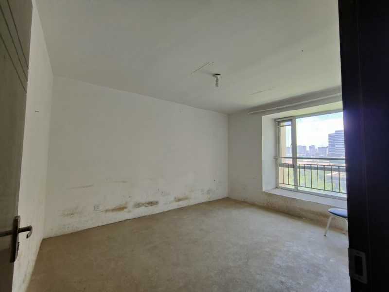 4室2廳2陽臺 世紀城華春苑臥室