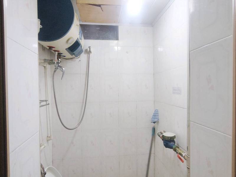 1室1廳 云大東二院家屬區(qū)衛(wèi)生間