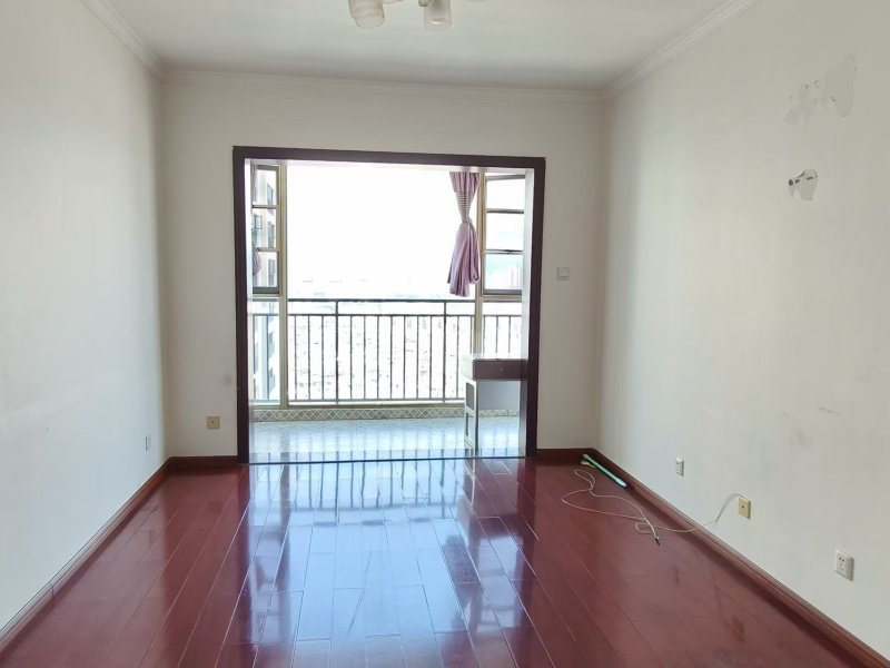 3室1廳1陽臺 銘門高第客廳