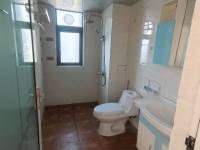 4室2廳2陽臺 金域緹香衛(wèi)生間