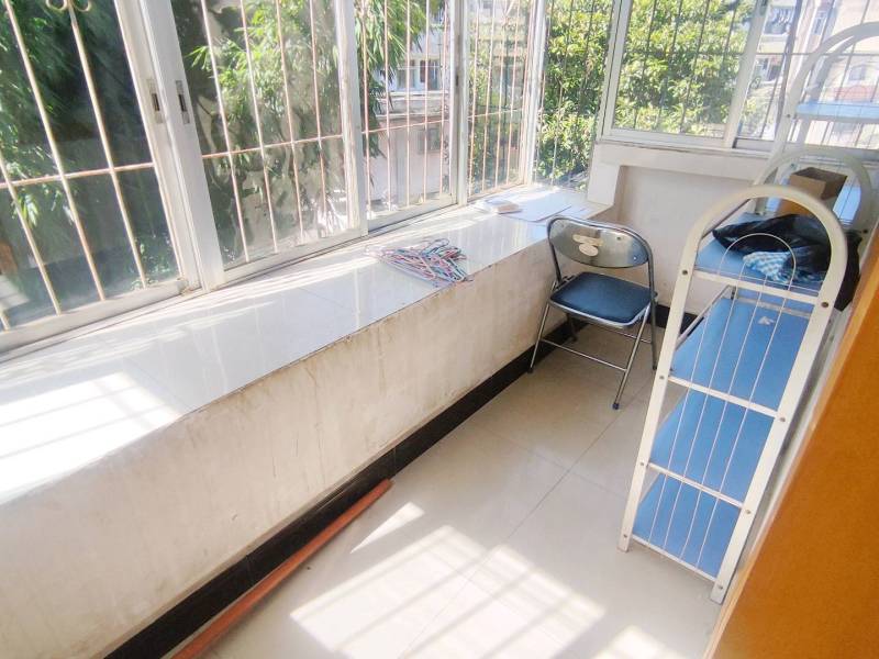 1室1廳 云大東二院家屬區(qū)陽臺(tái)