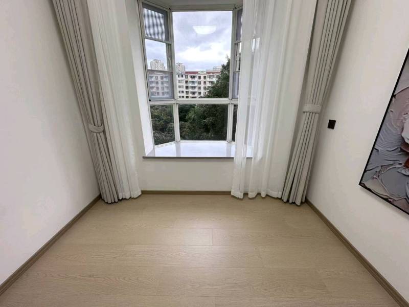 4室2廳3陽臺 江東花城臥室