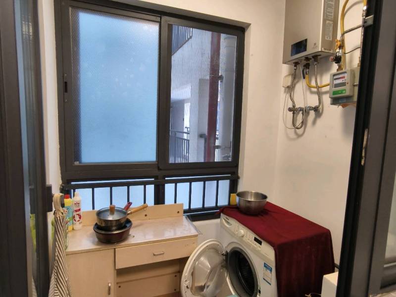 3室2廳1陽臺 上悅天地四期陽臺