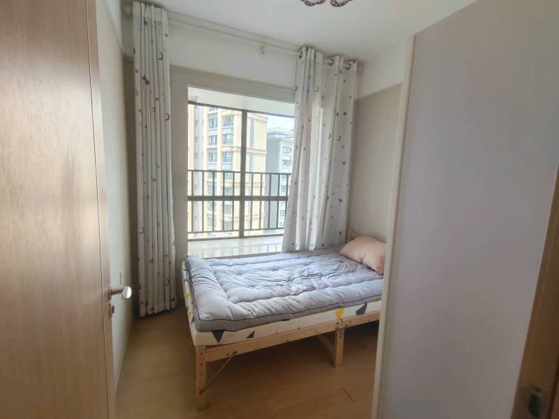 3室2廳1陽臺 金域緹香臥室